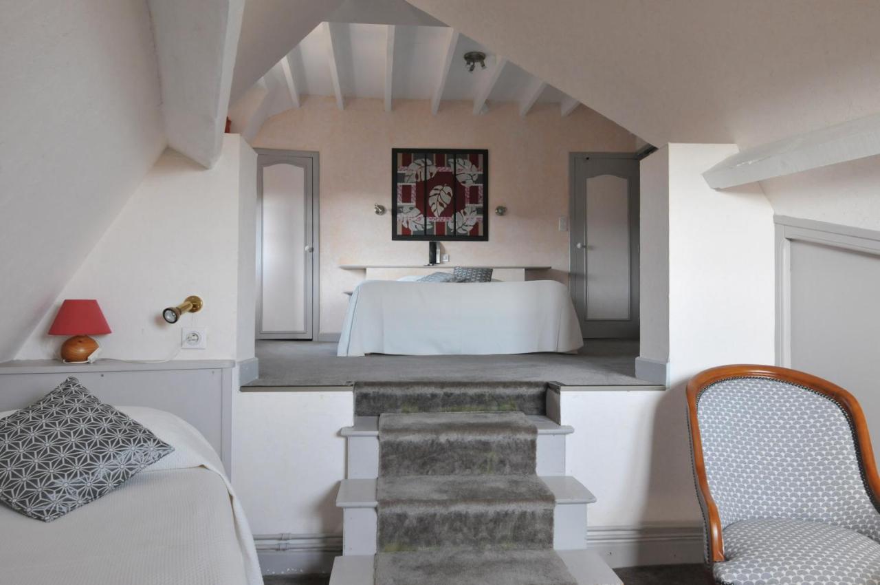 ホテル Le Relais St Jacques コロンジュ＝ラ＝ルージュ エクステリア 写真