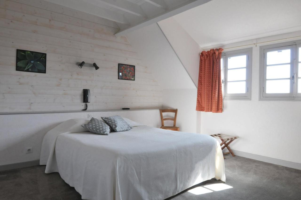 ホテル Le Relais St Jacques コロンジュ＝ラ＝ルージュ エクステリア 写真