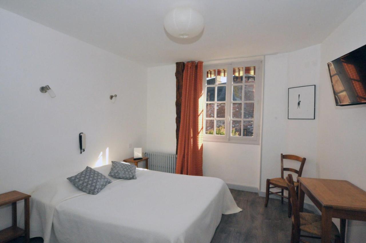 ホテル Le Relais St Jacques コロンジュ＝ラ＝ルージュ エクステリア 写真