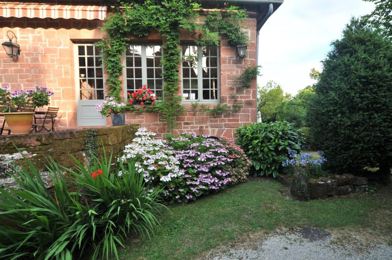 ホテル Le Relais St Jacques コロンジュ＝ラ＝ルージュ エクステリア 写真